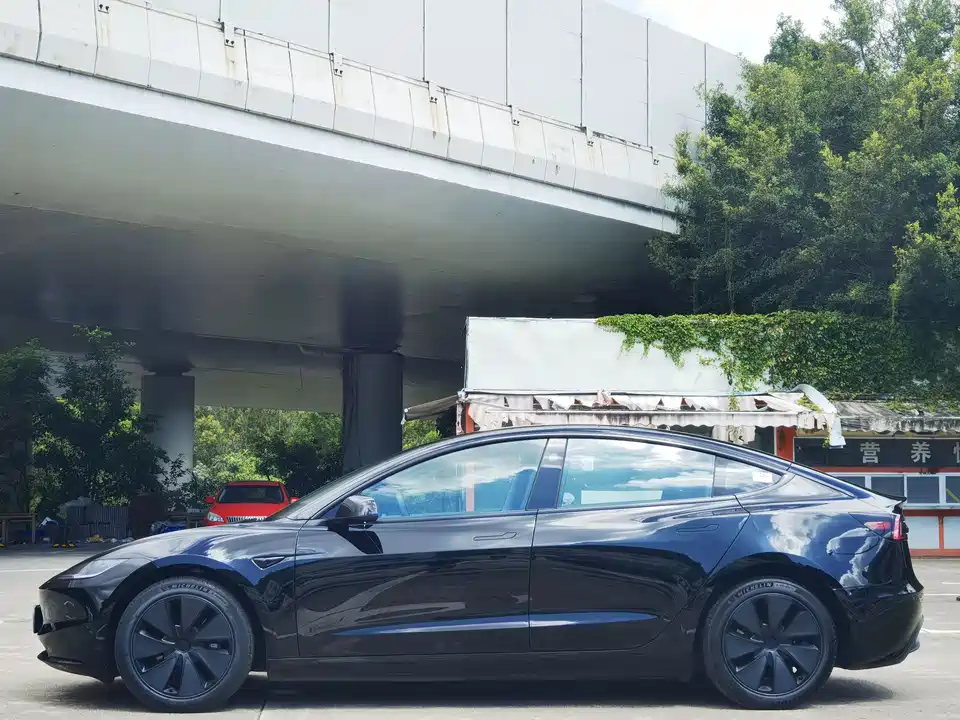 Tesla Model 3 Tesla Model 3