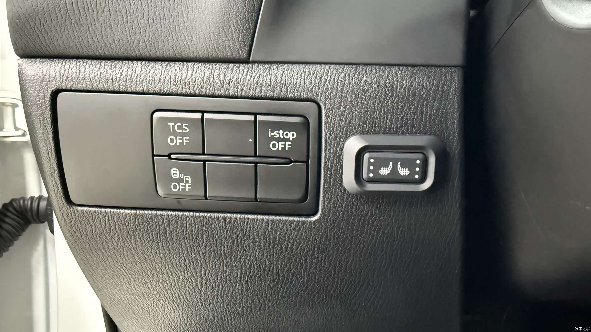 Mazda CX-4, 2023 13
