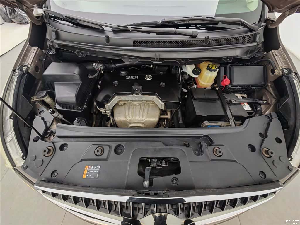 Buick GL8, 2017 6