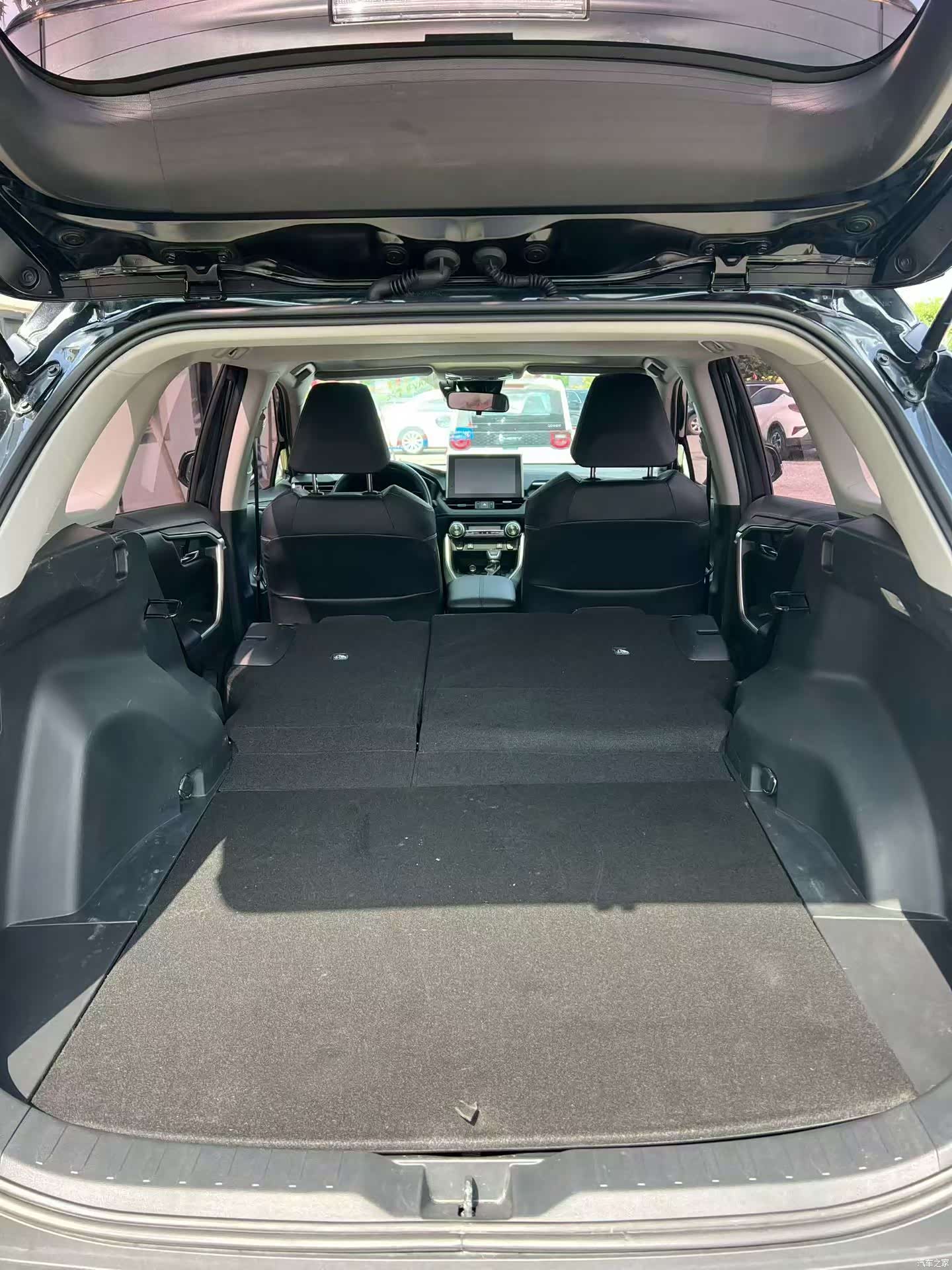 Toyota RAV4, 2022 4
