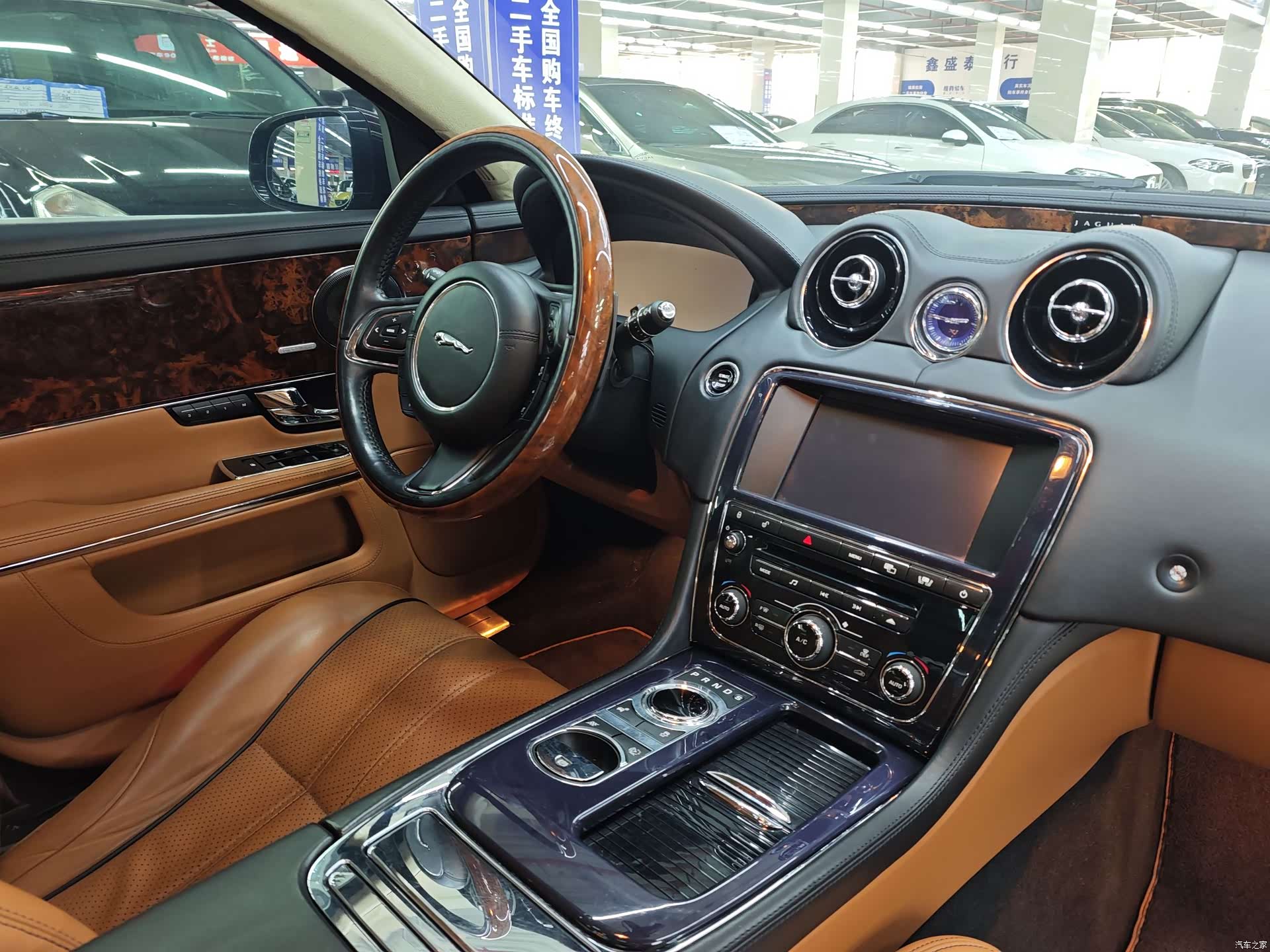Jaguar XJ, 2010 10