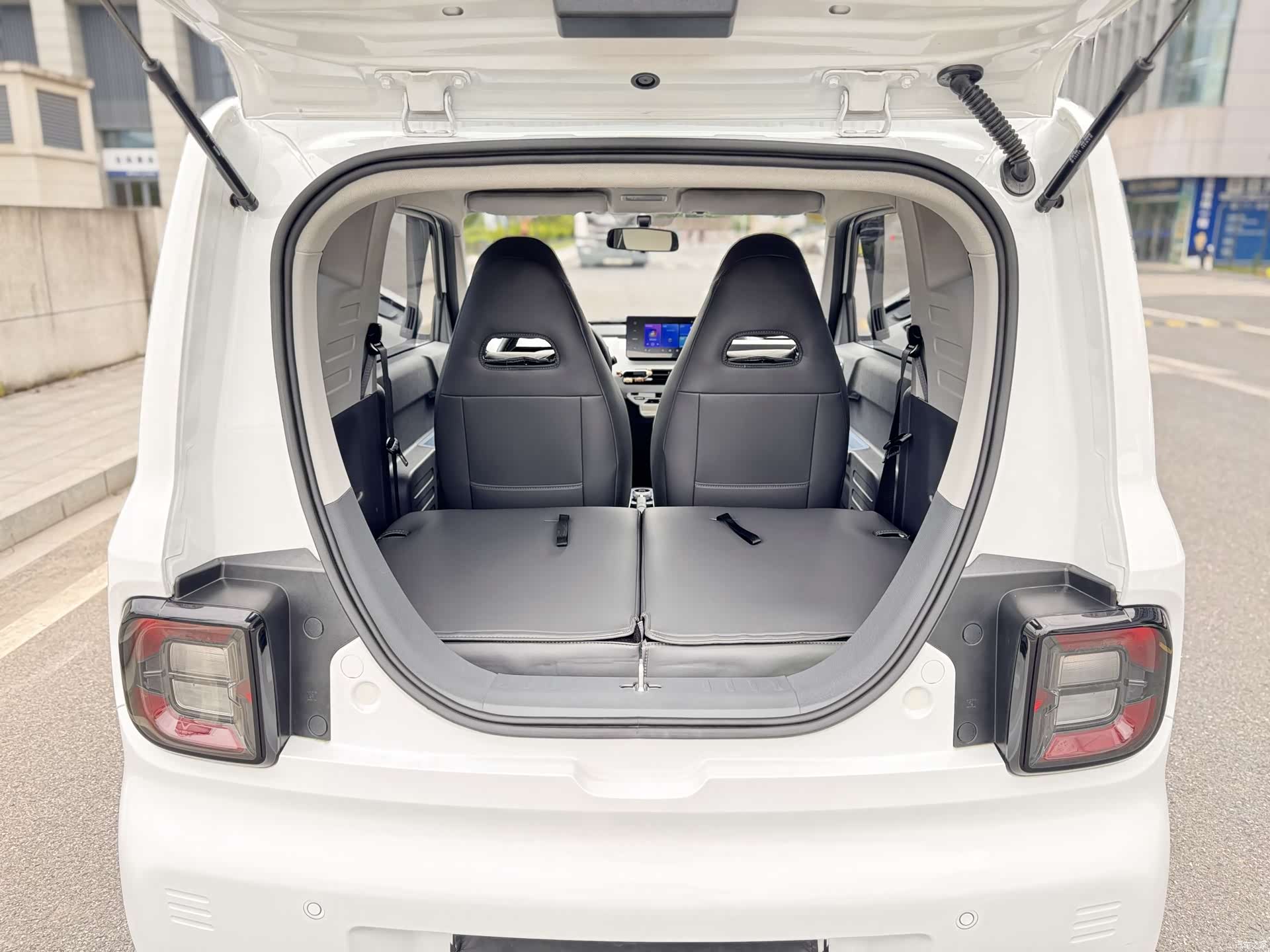 Geely Panda, 2025 15