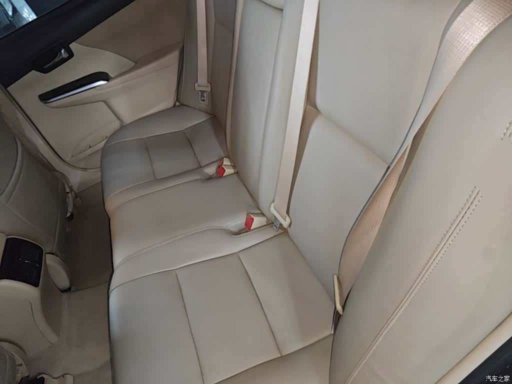 Toyota Camry, 2016 17