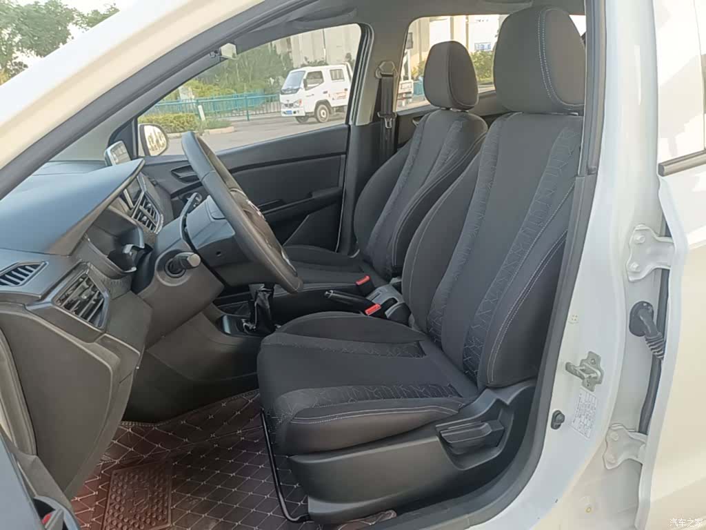 Wuling 310, 2019 15
