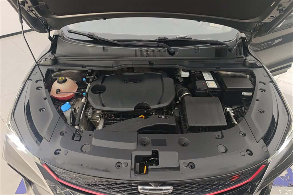 Geely Coolray, 2023 10