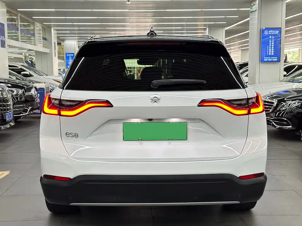 NIO ES8