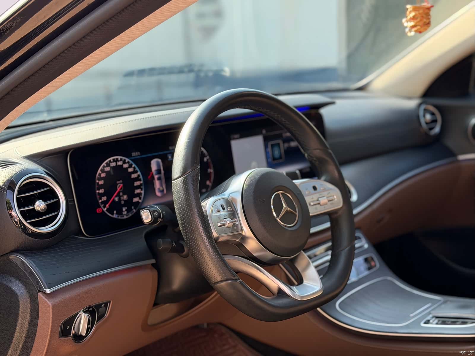 Mercedes-Benz E-Class, 2020 все фото