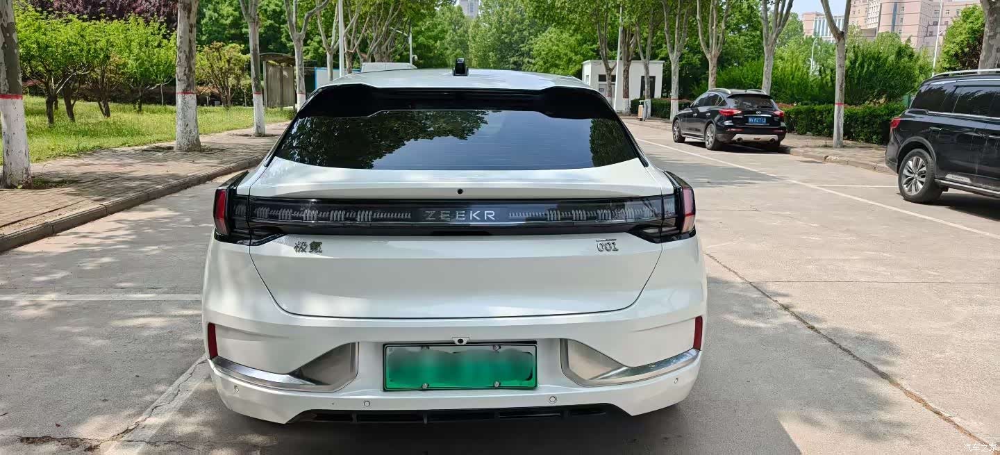 Zeekr 001, 2023 4