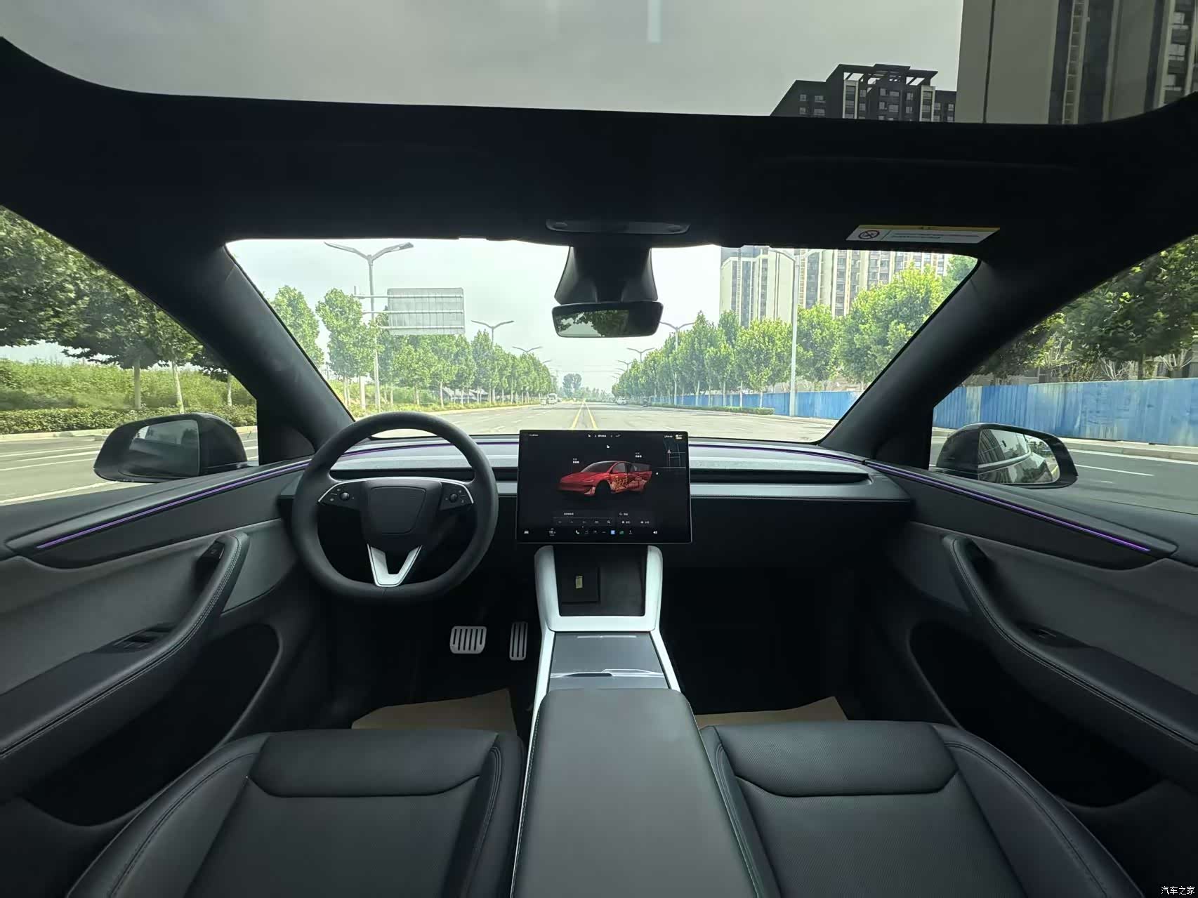 Tesla Model Y, 2026 8