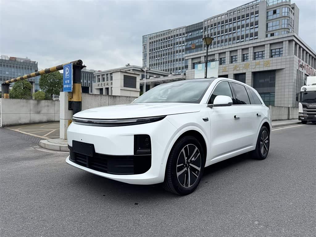 Li Auto L6