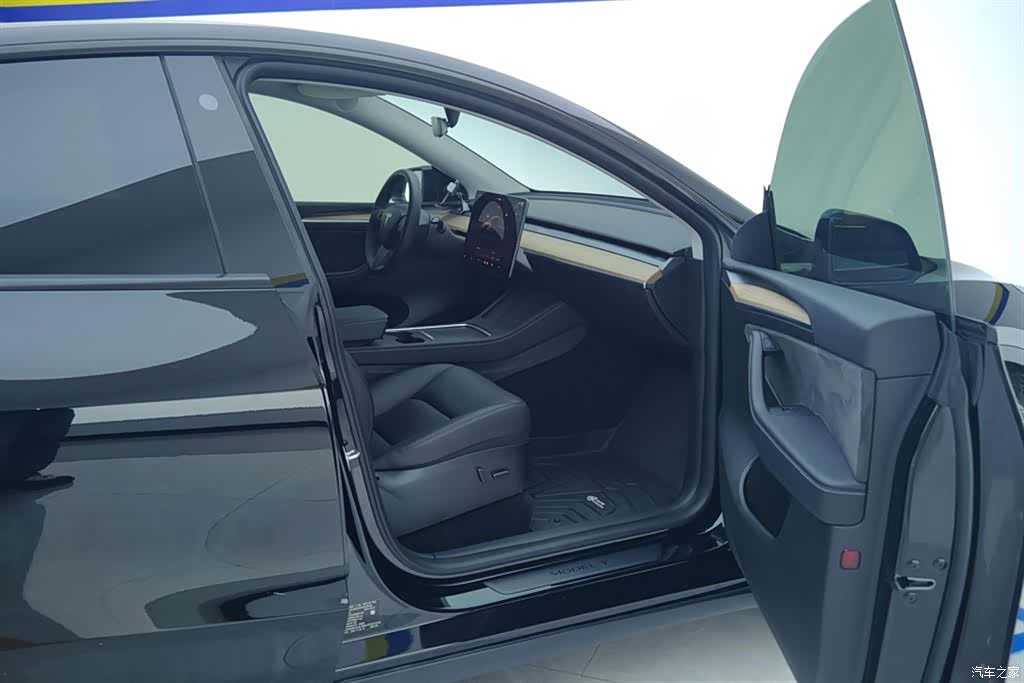 Tesla Model Y, 2023 8