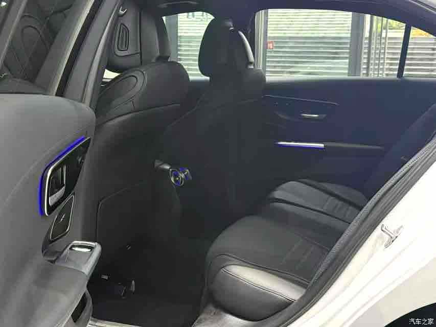 Mercedes-Benz C-Class, 2024 6