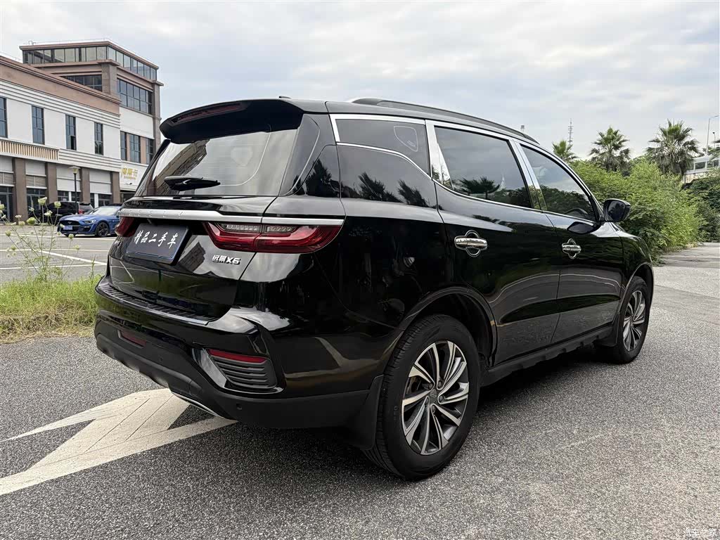 Geely X6, 2021 4