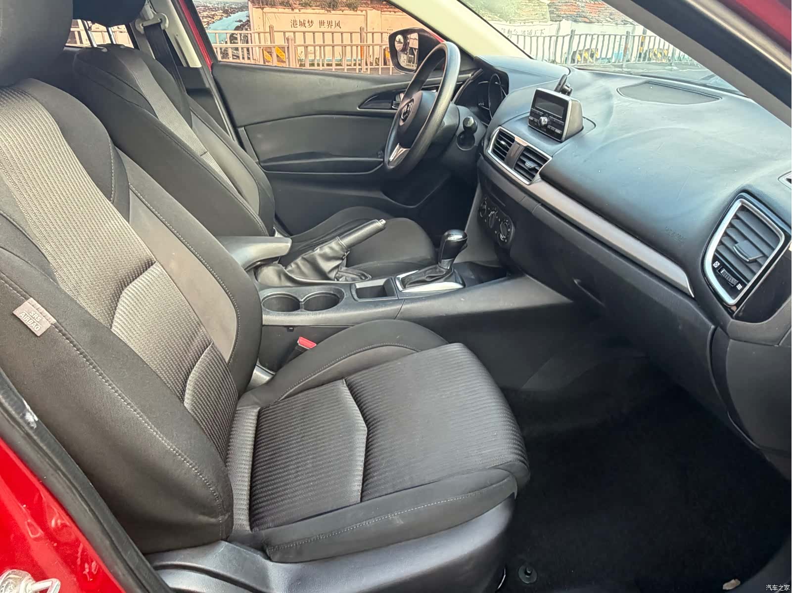 Mazda Mazda3, 2015 9