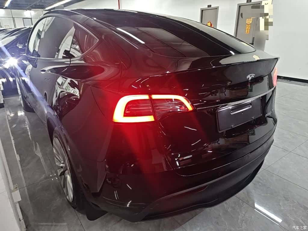 Tesla Model Y, 2024 все фото