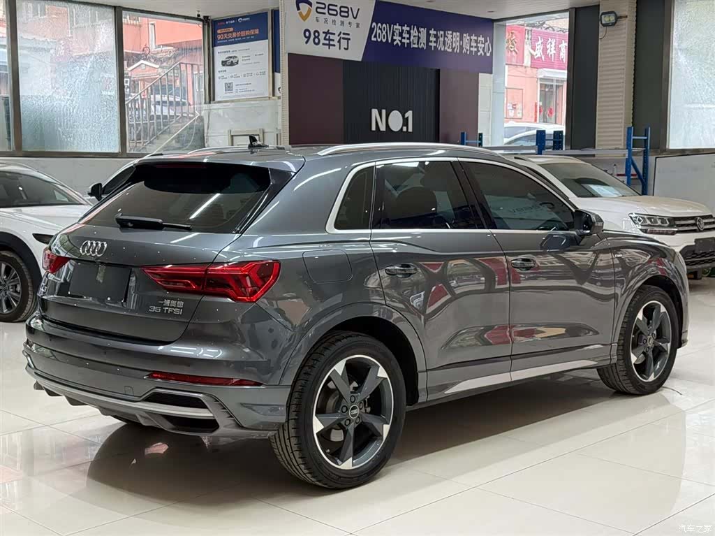 Audi Q3, 2023 4