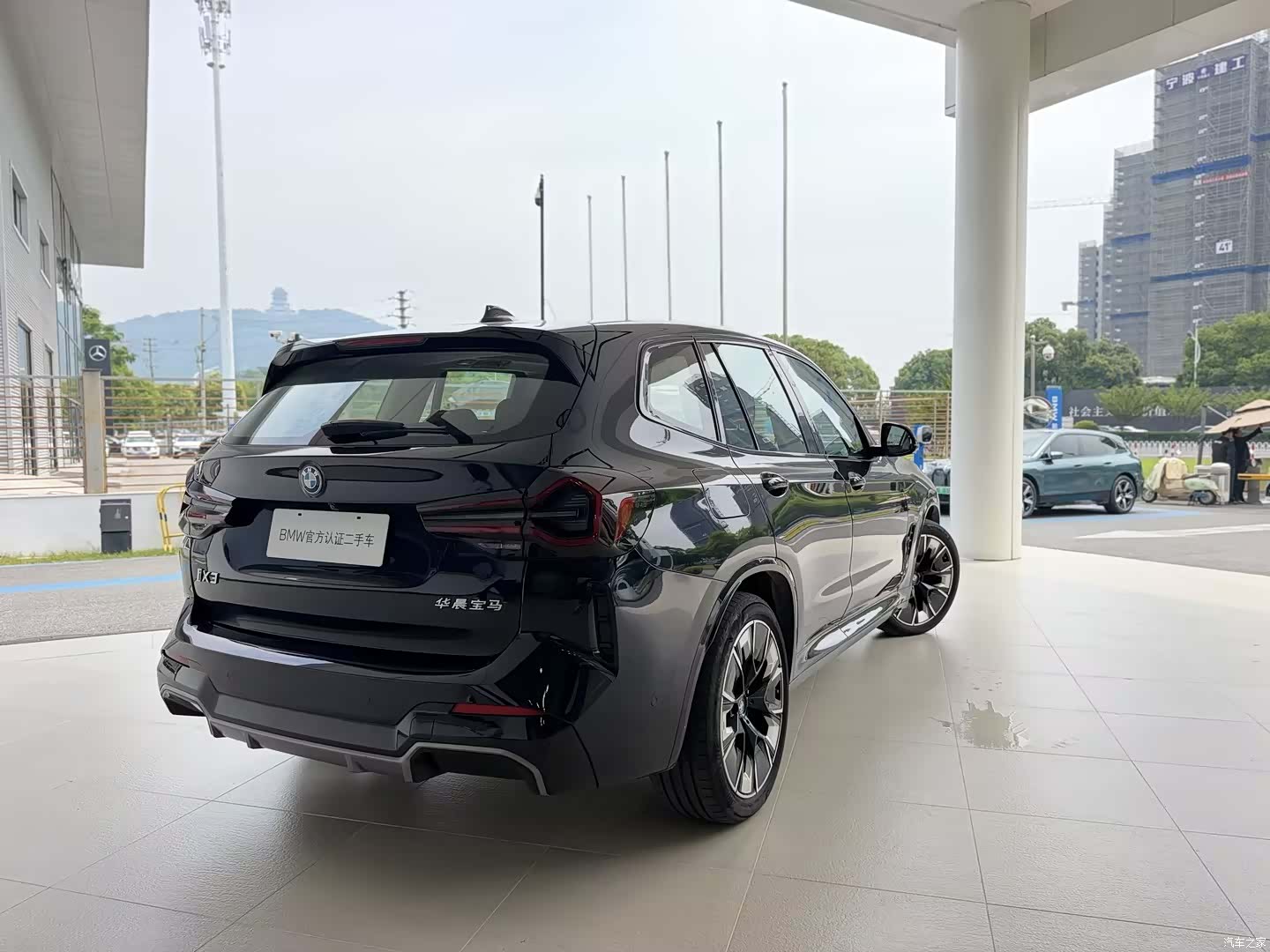 BMW iX3, 2024 все фото