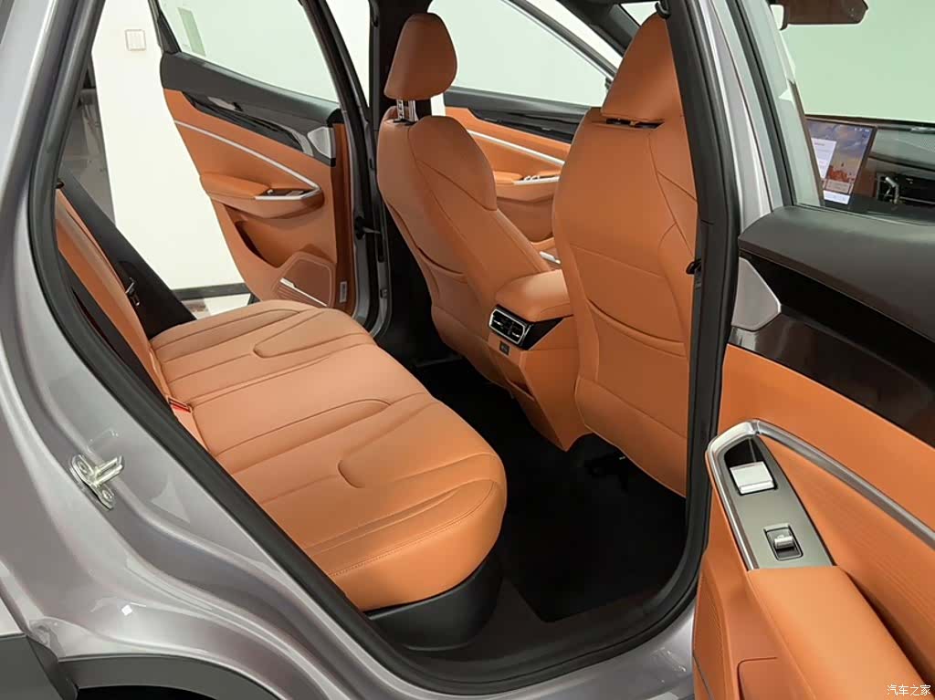 Geely Boyue, 2026 20