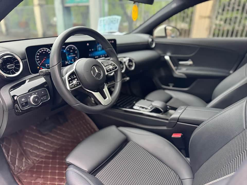 Mercedes-Benz Class A Mercedes-Benz Class A