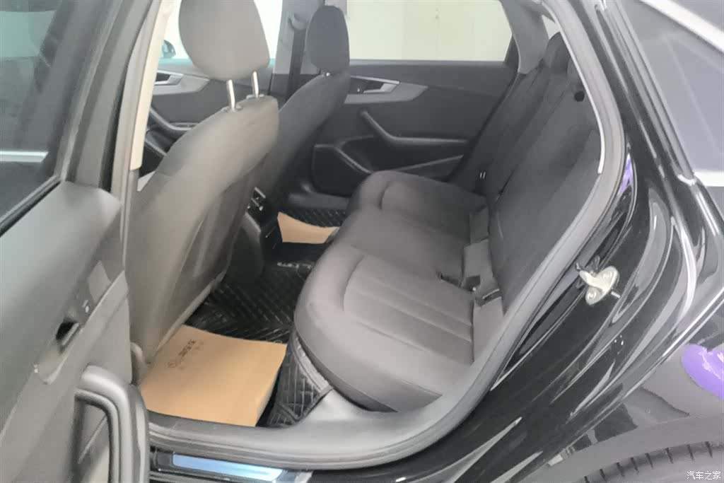 Audi A4L, 2019 11