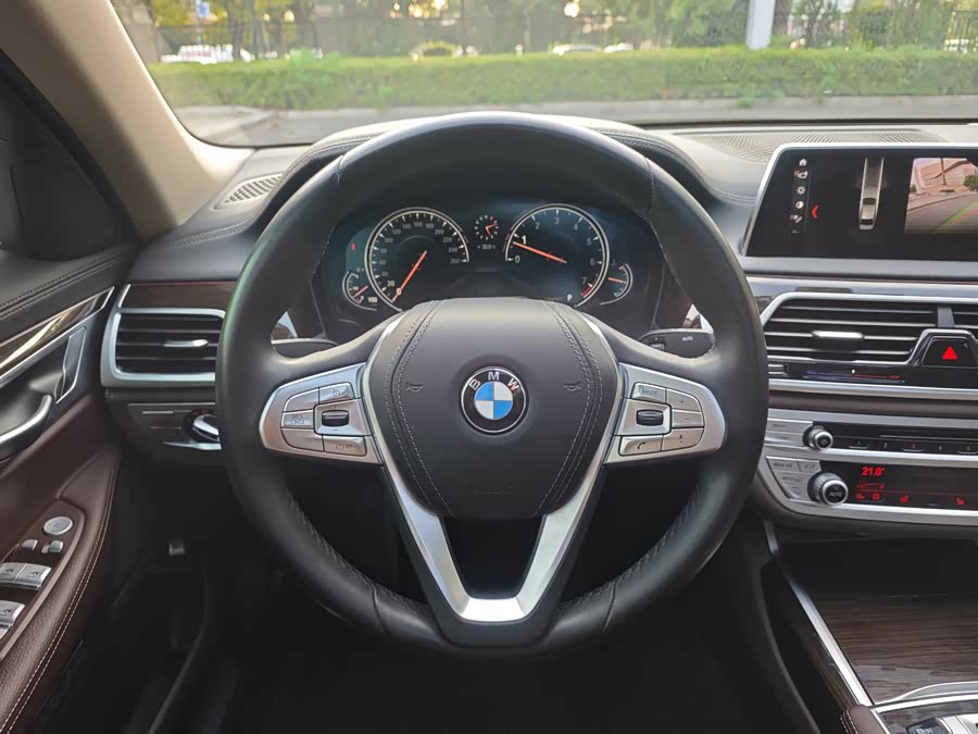 BMW 7-Series 2017, фото 11