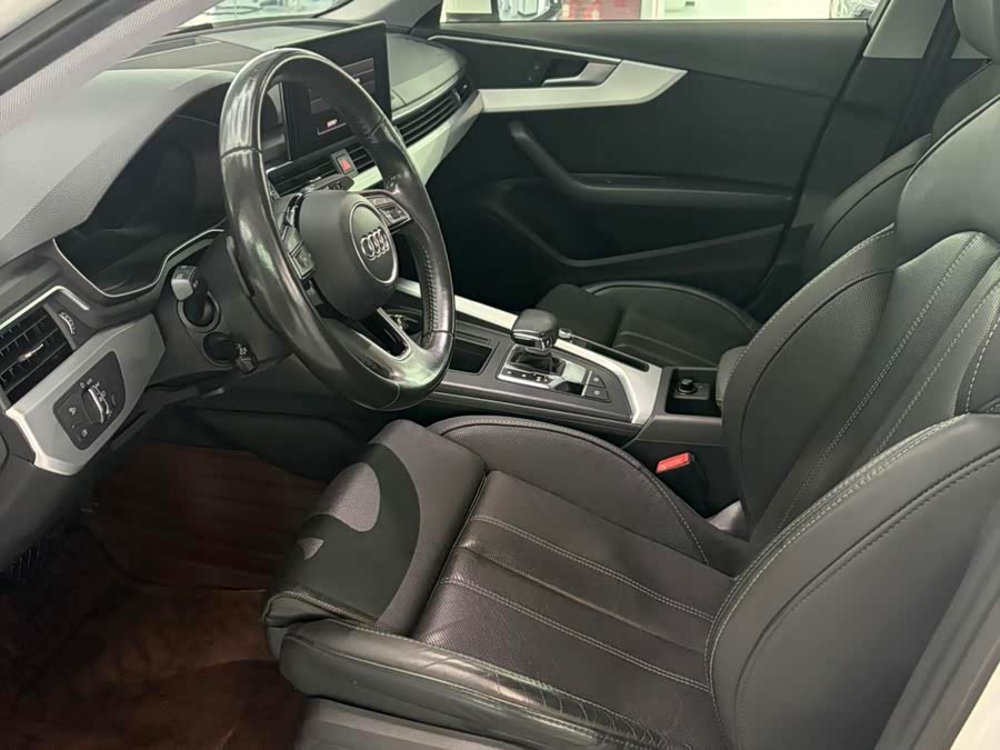 Audi A4L 2021, фото 10