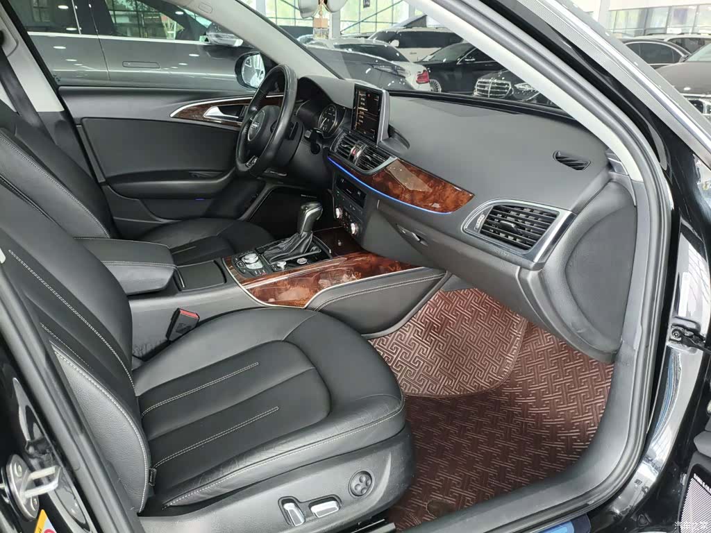 Audi e-tron, 2019 13