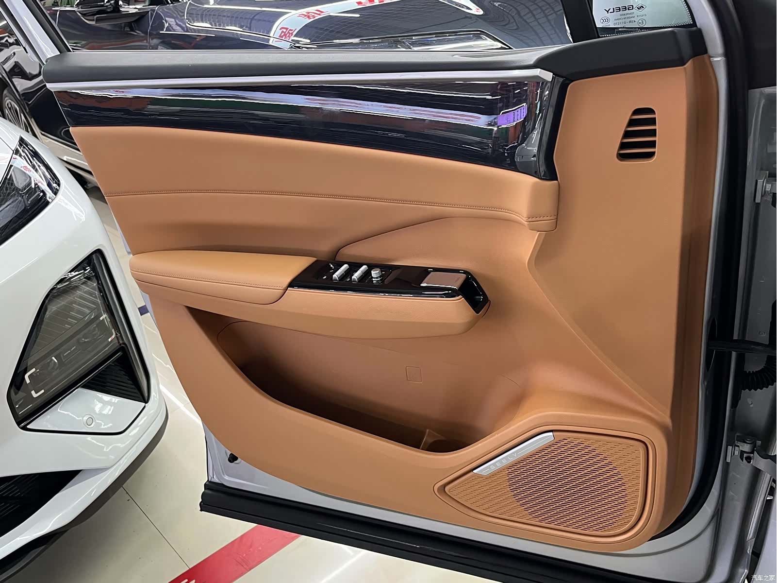 Geely Galaxy L7, 2025 14