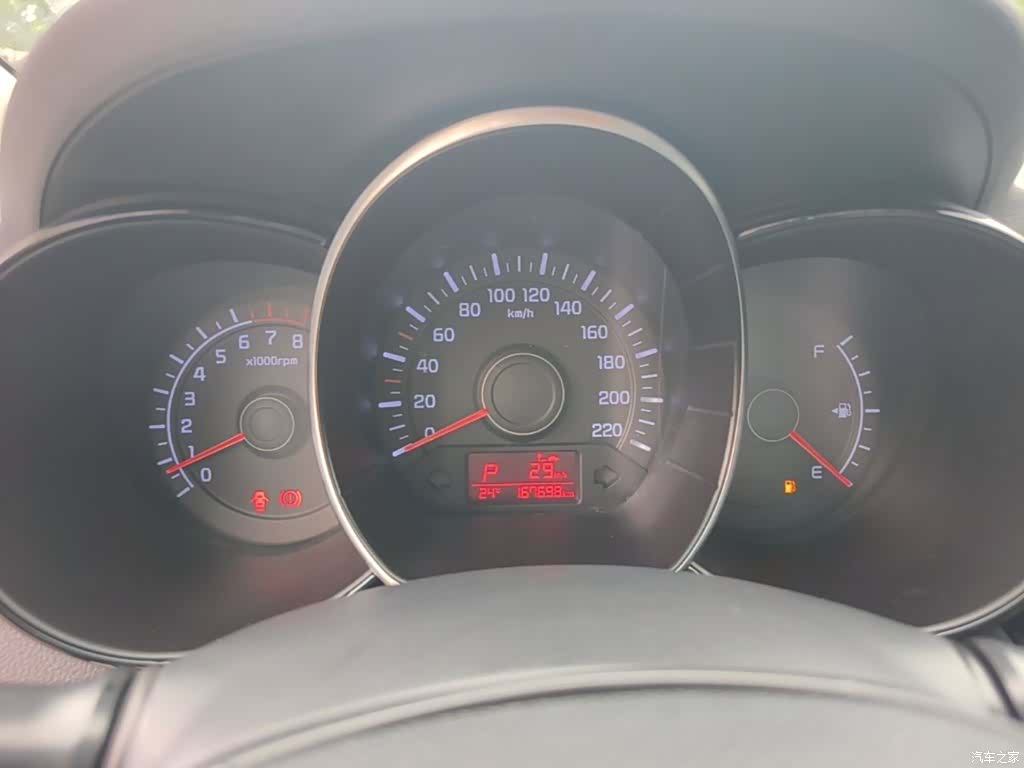 Kia K2, 2015 12