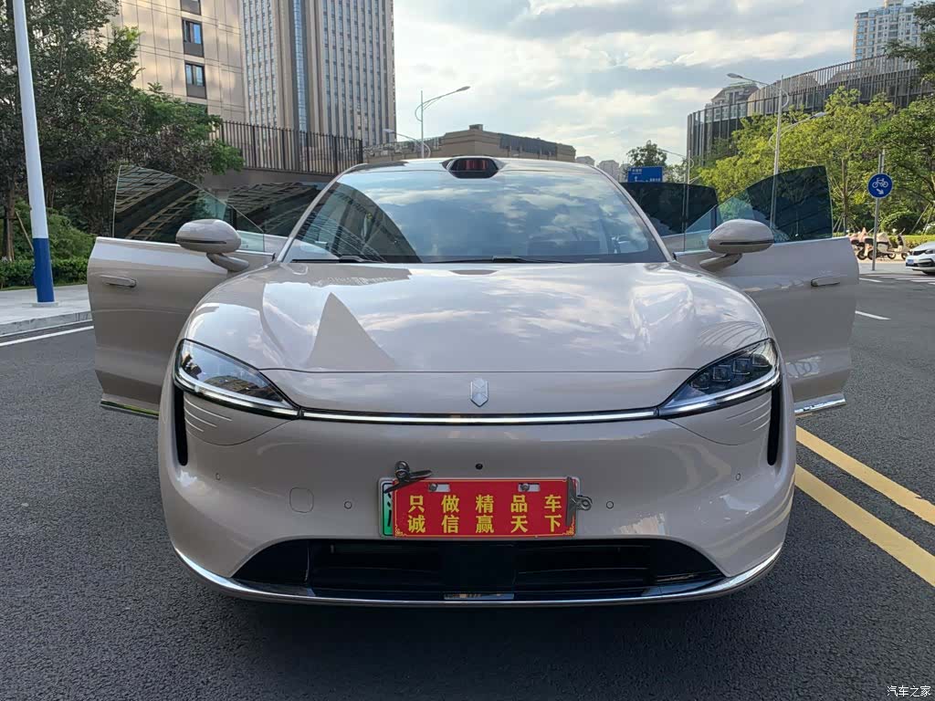 Luxeed R7, 2025 2