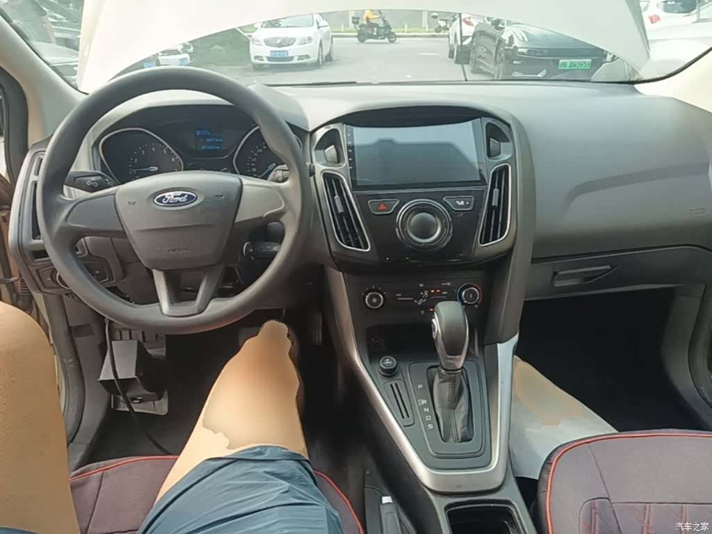 Ford Focus, 2015 6
