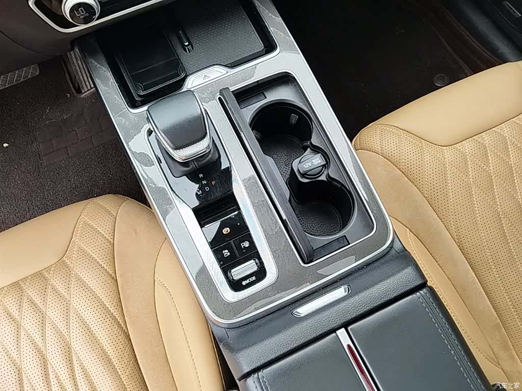 Hongqi HS5, 2023 14