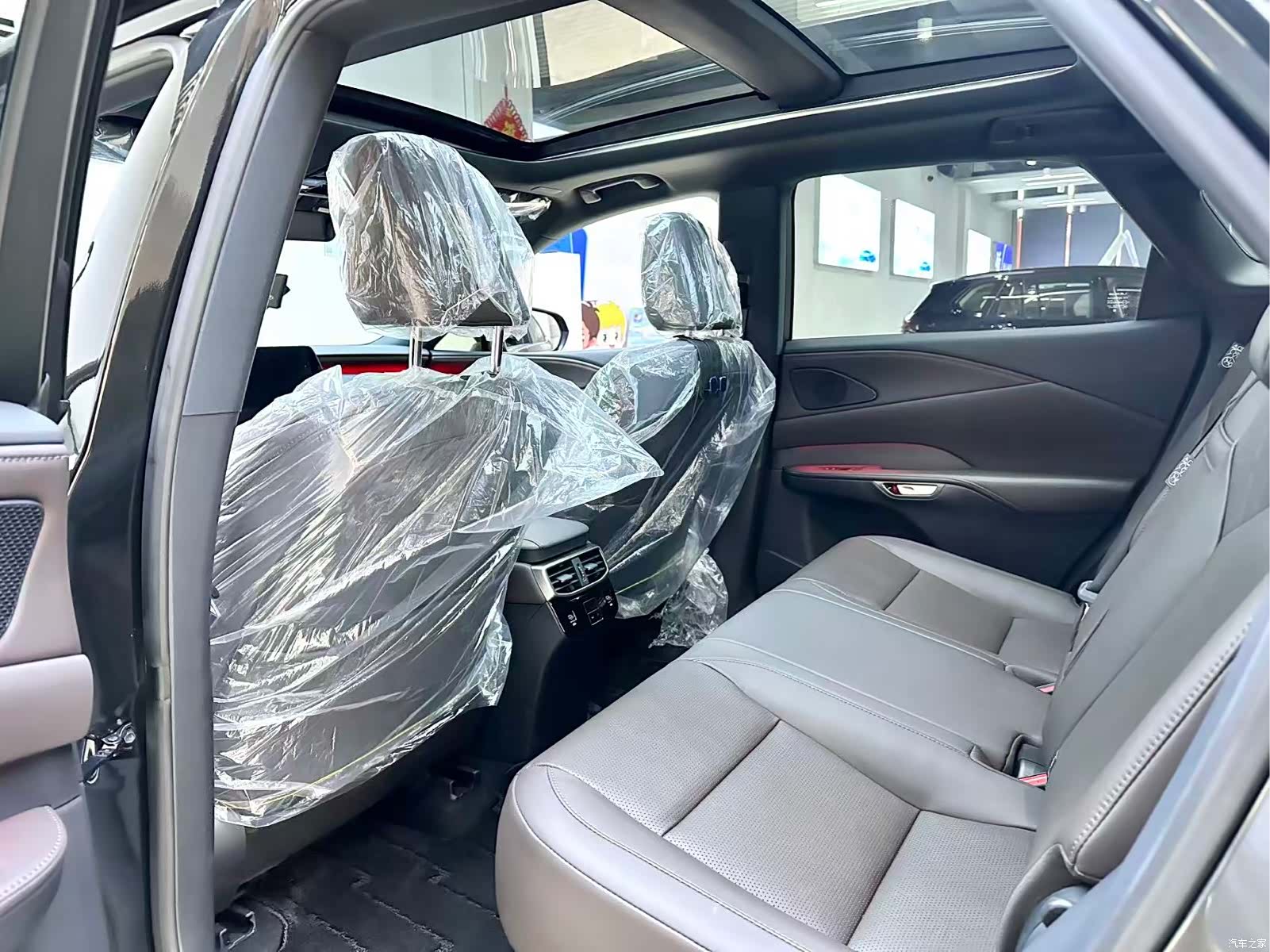Lexus RX, 2025 10