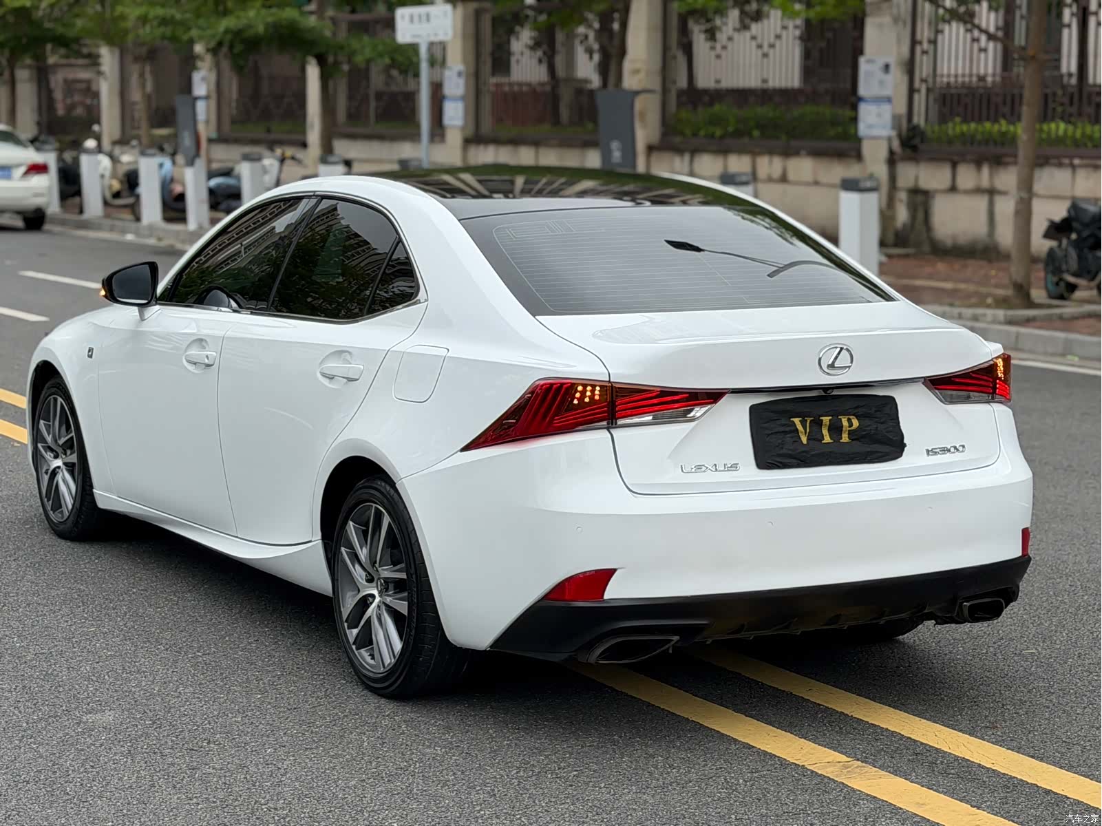 Lexus IS, 2017 8