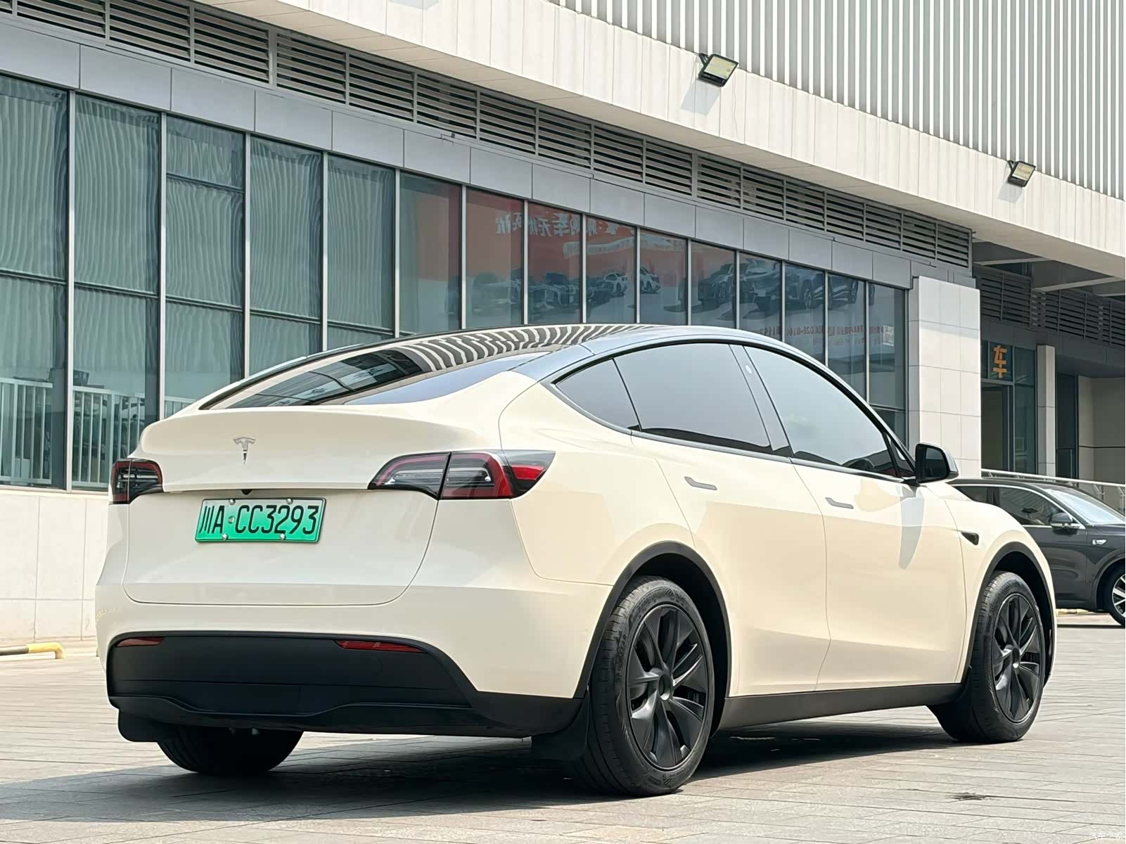 Tesla Model Y, 2023 11