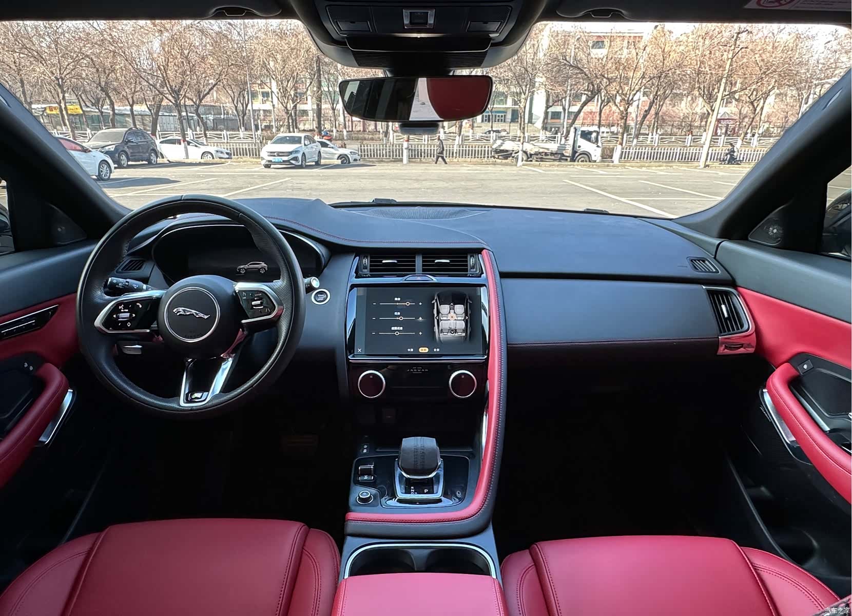 Land Rover E-PACE, 2025 6