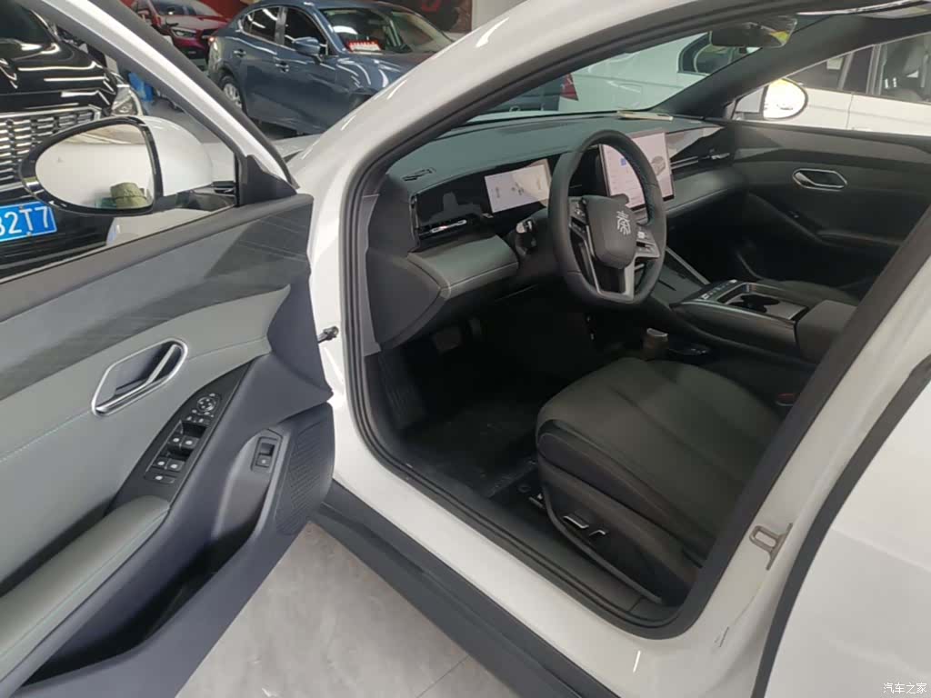 BYD Qin, 2025 16