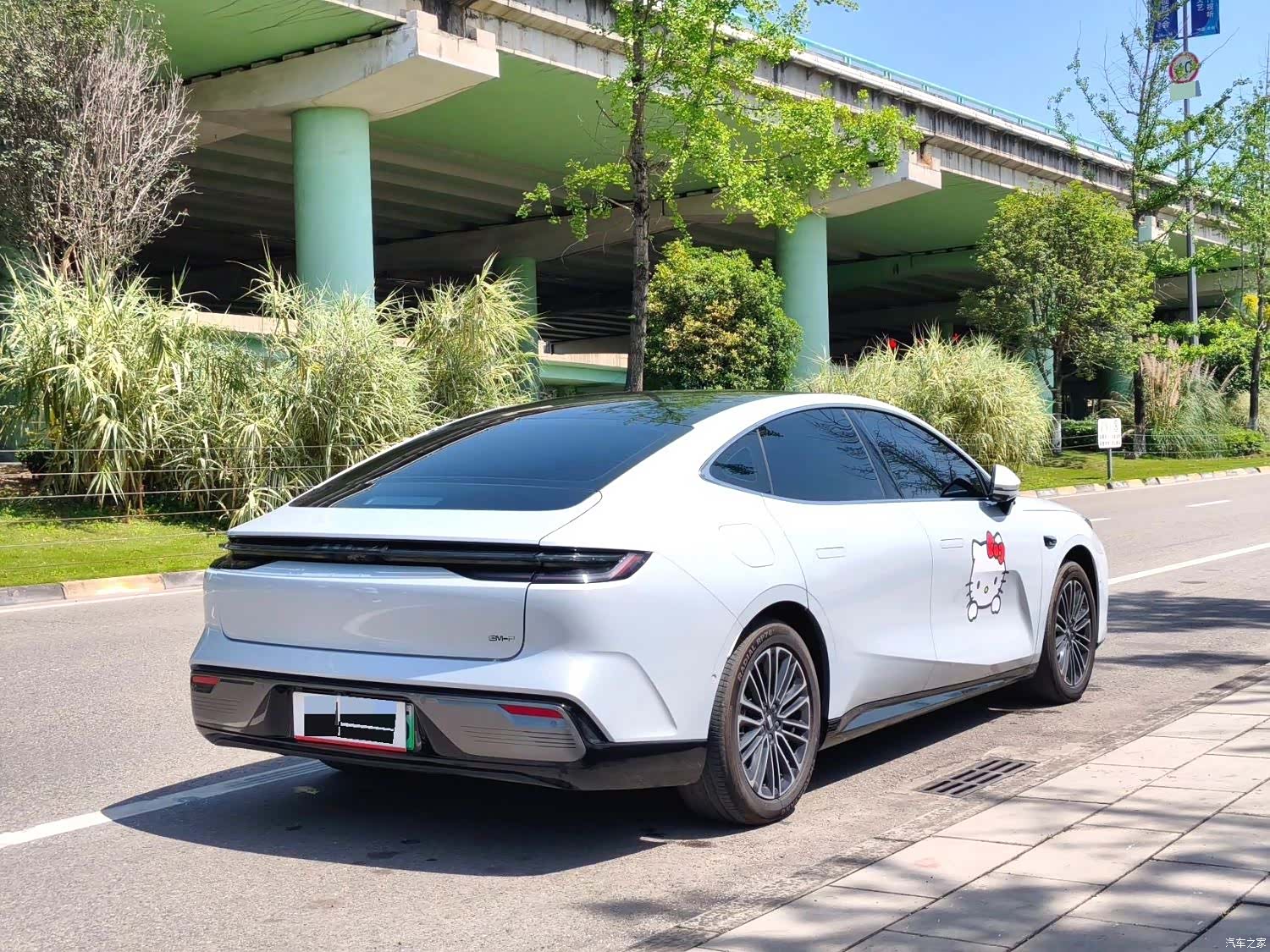 Geely 8, 2025 16