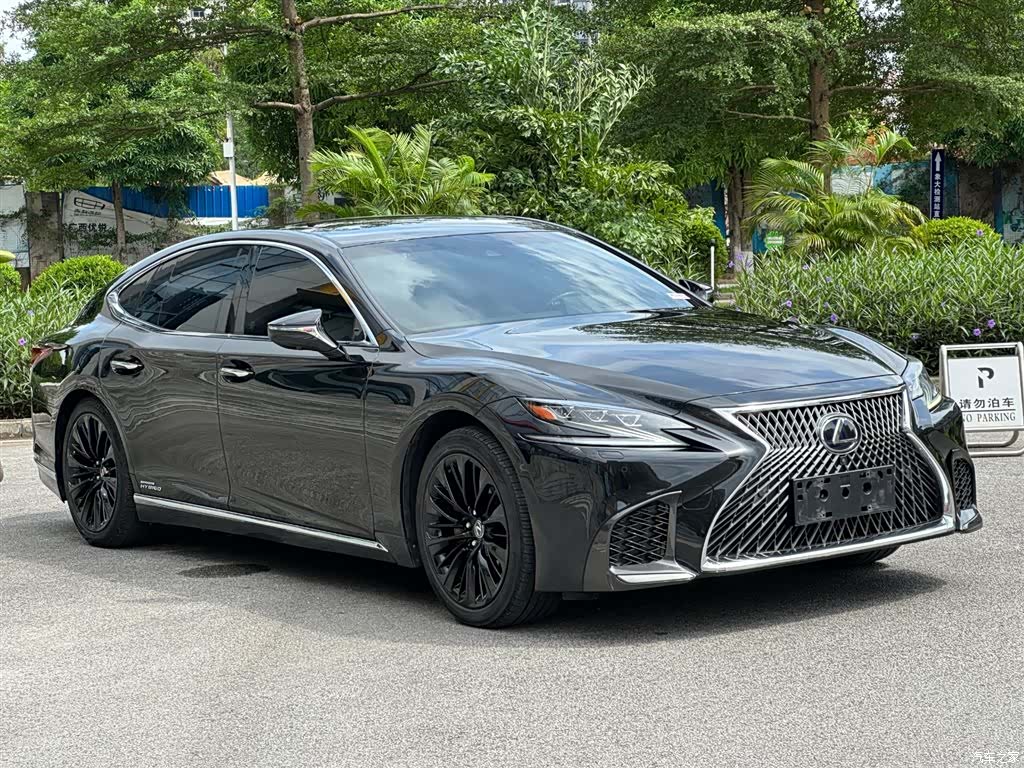Lexus LS, 2018 4