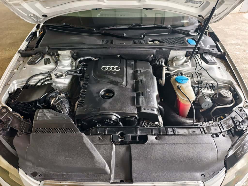 Audi A4L, 2010 11