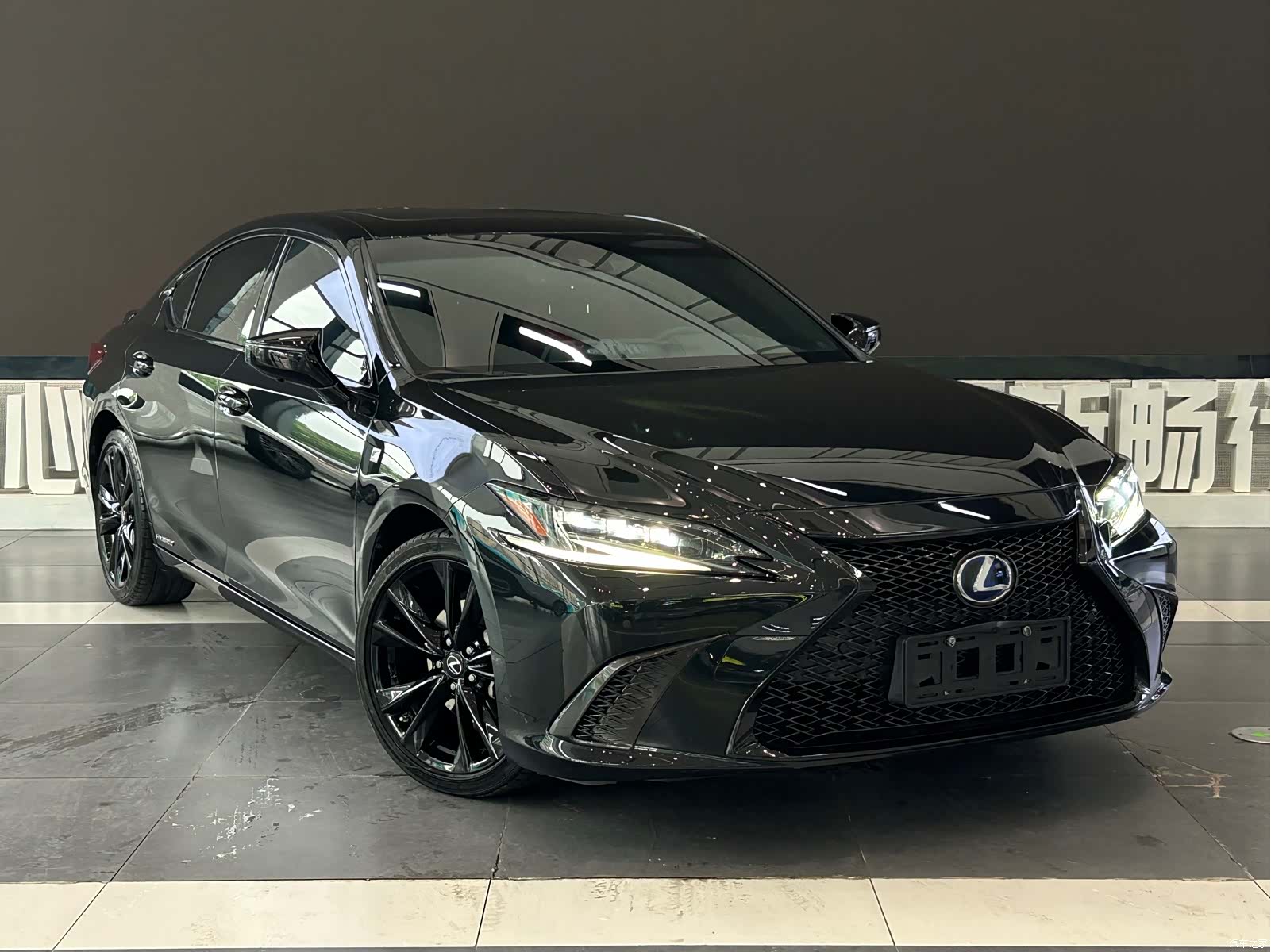 Lexus ES, 2022 3