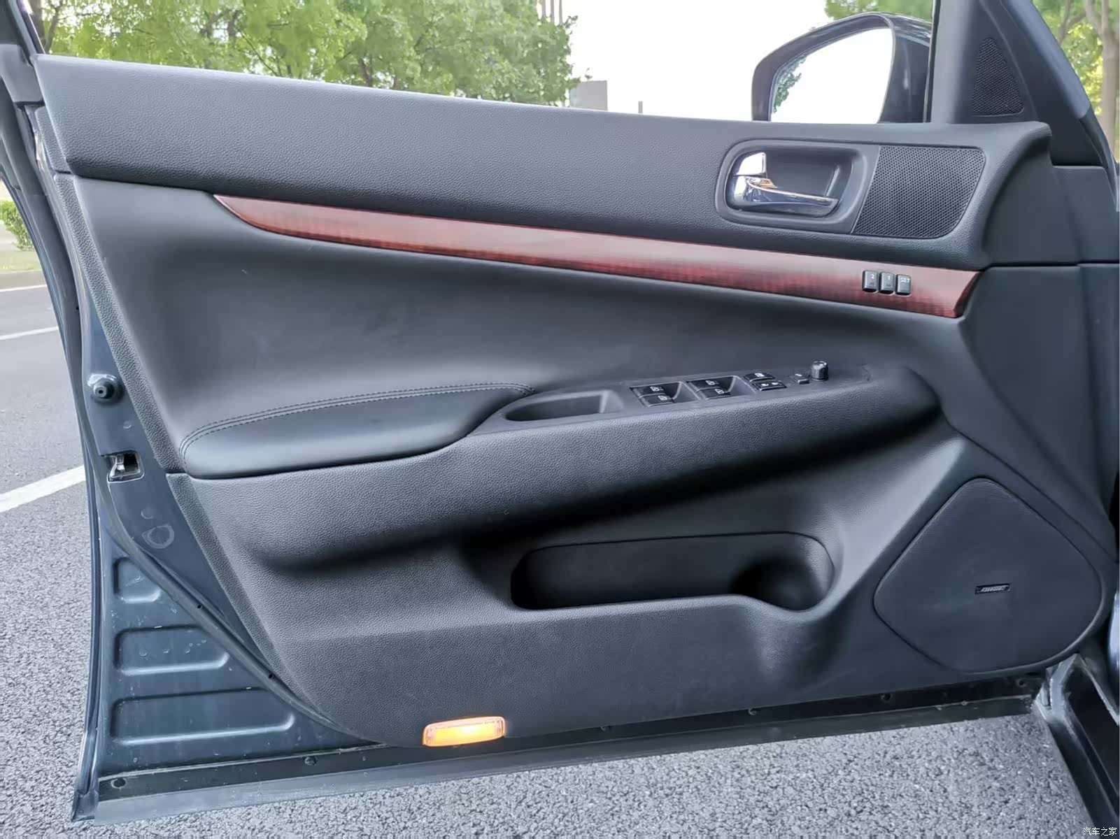 Infiniti G37, 2010 9
