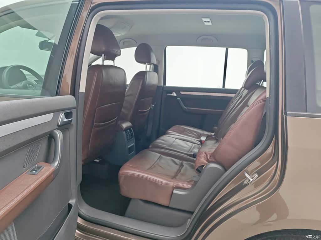 Volkswagen 5, 2014 15