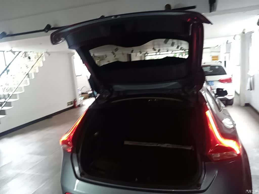 Volvo V40, 2016 19