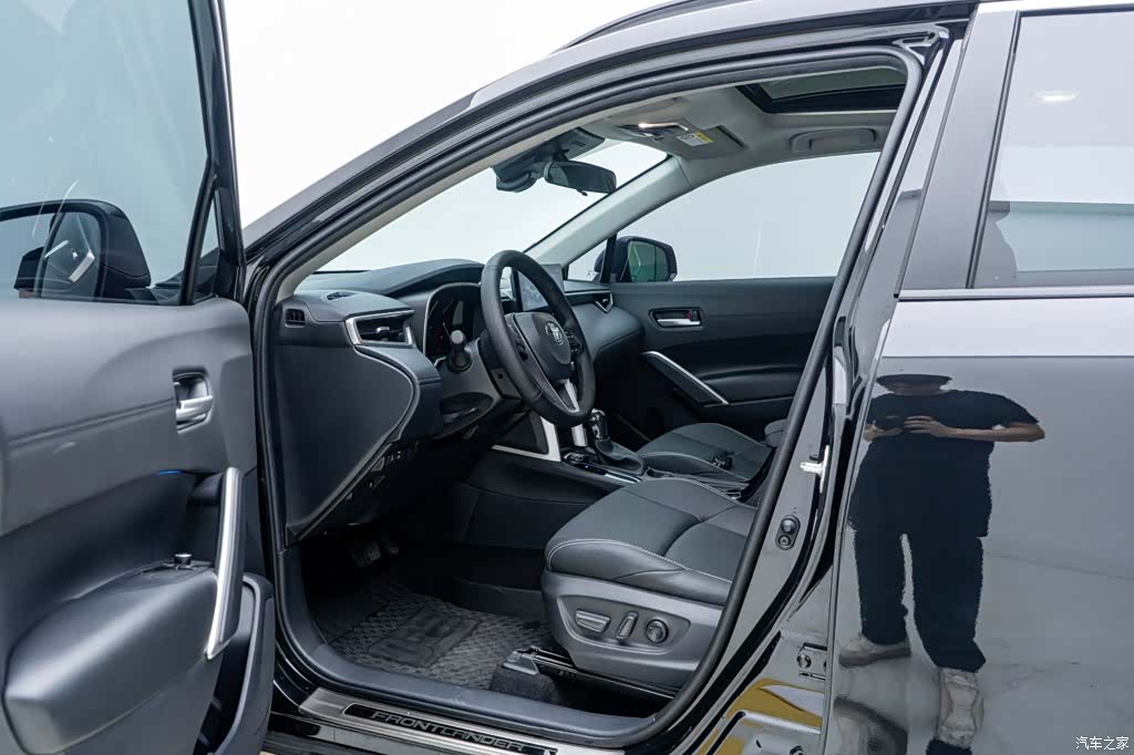Toyota Frontlander, 2023 16