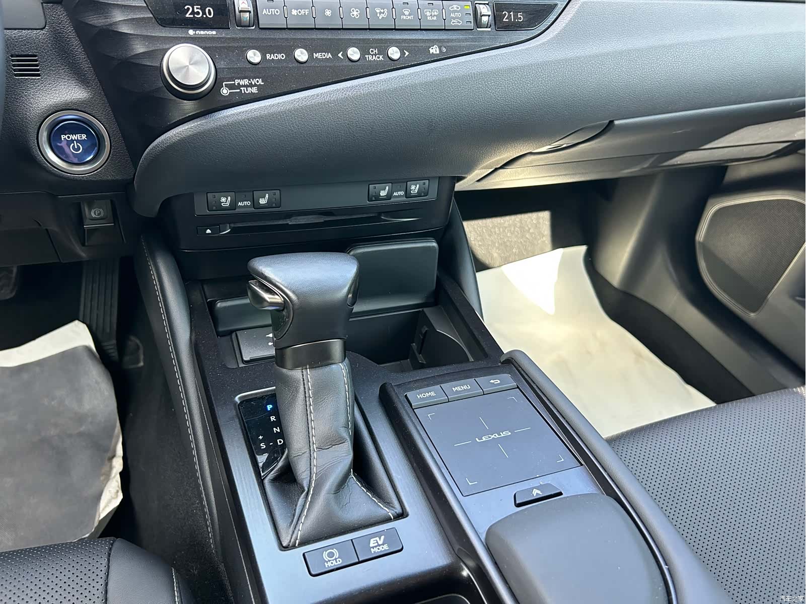 Lexus ES, 2021 13