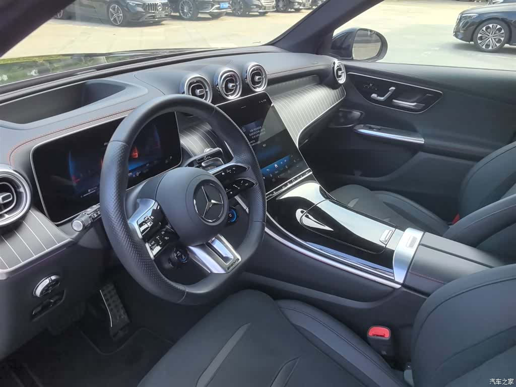 Mercedes-Benz GLC, 2025 12