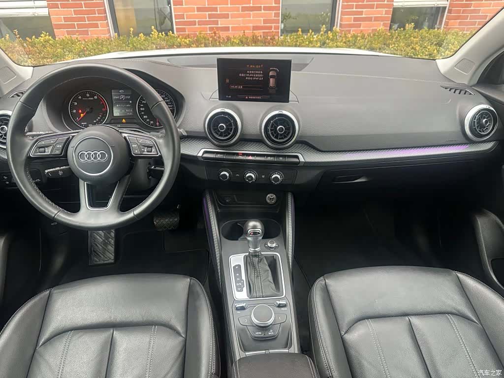 Audi Q2L, 2024 все фото