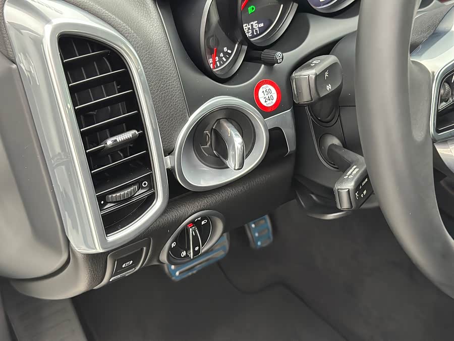 Porsche Cayenne 2015, фото 18