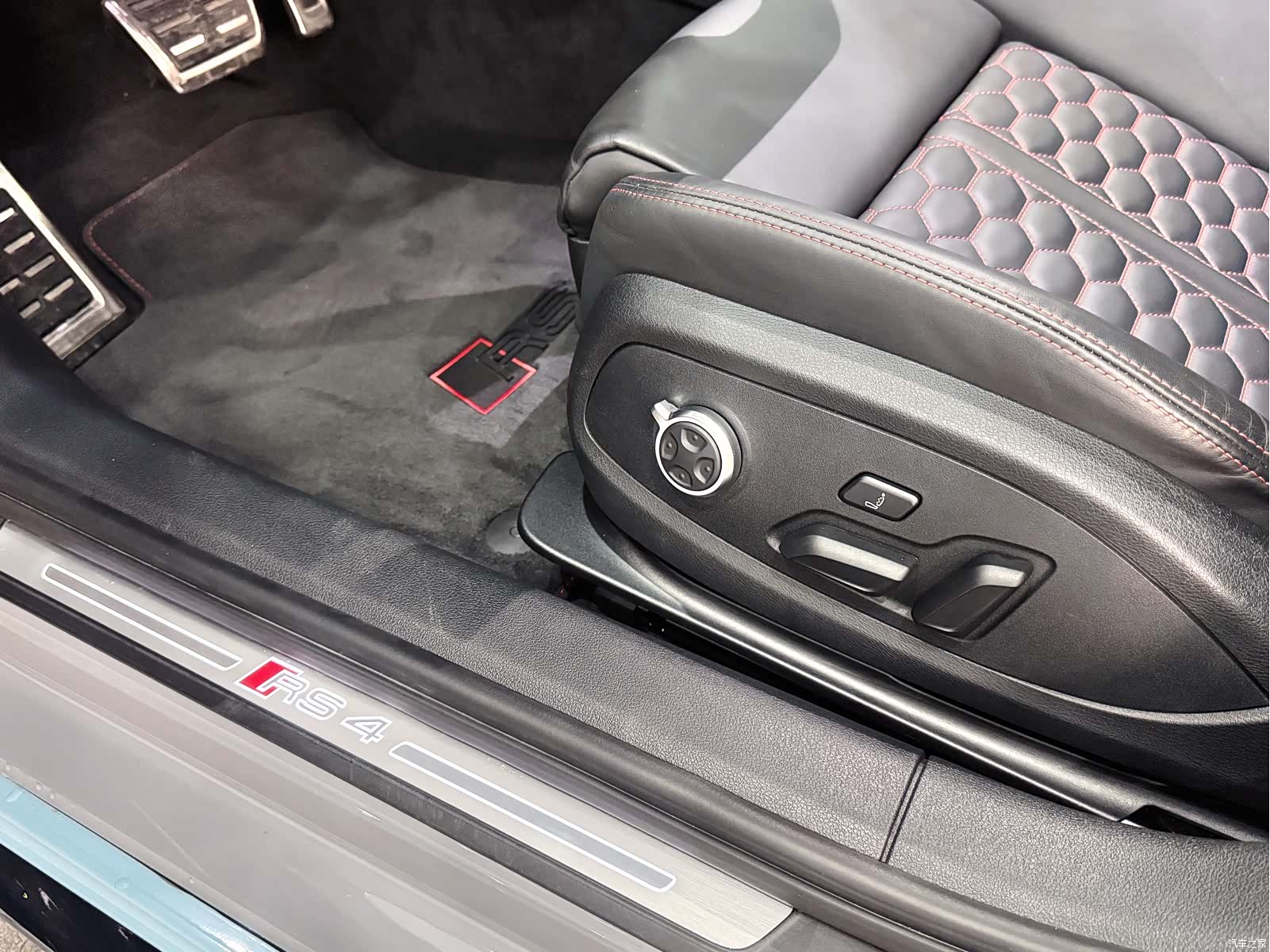 Audi RS4, 2025 16